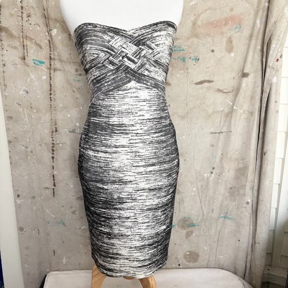 Herve Leger Black & White Print Strapless Bandage Dress - Picture 3 of 7